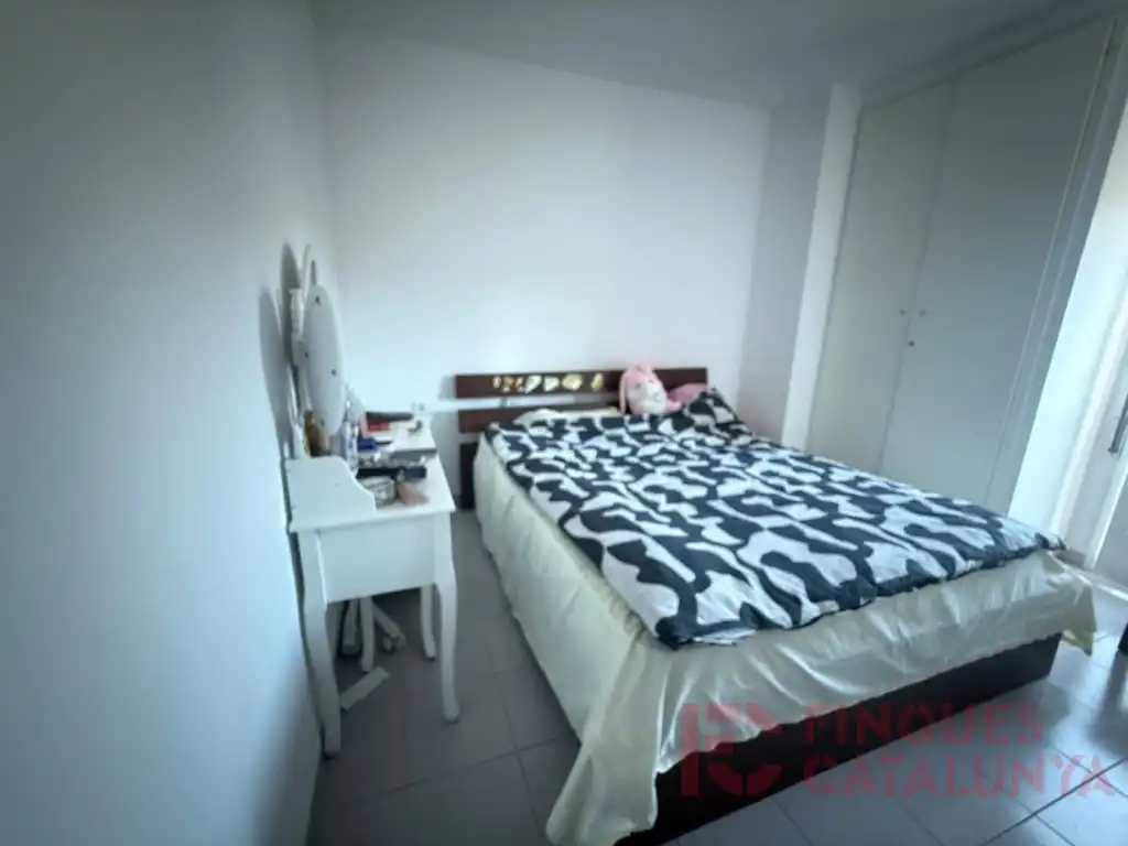 Schlafzimmer von Wohnung zum Verkauf in Girona