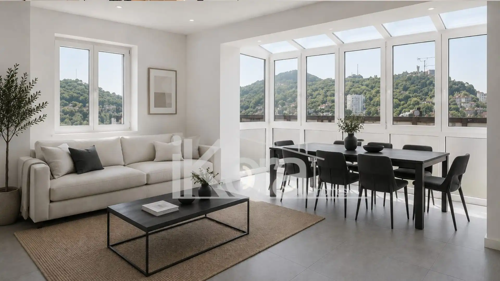 Sala d'estar de Dúplex en venda en Donostia - San Sebastián  amb Forn, Rentadora i Microones