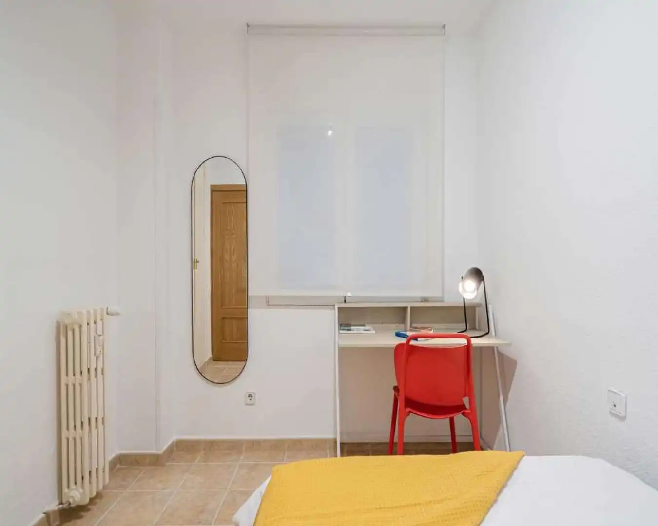 Bedroom of Flat for share in Madrid  with Air Conditioner, Terrace and Furnished