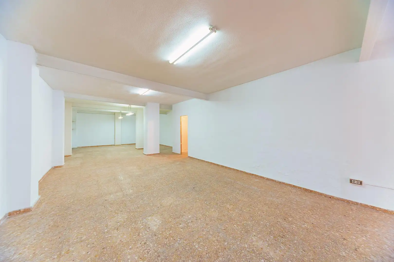 Local en venta en Calle MONSERRATE GUILABERT VALE, 77, Carrús Oeste