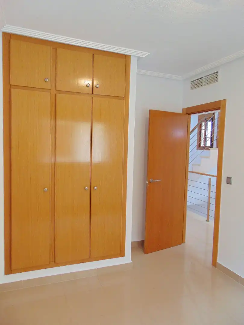 Casa adosada en venta en San Pedro del Pinatar con Terraza, Balcón y Alarma