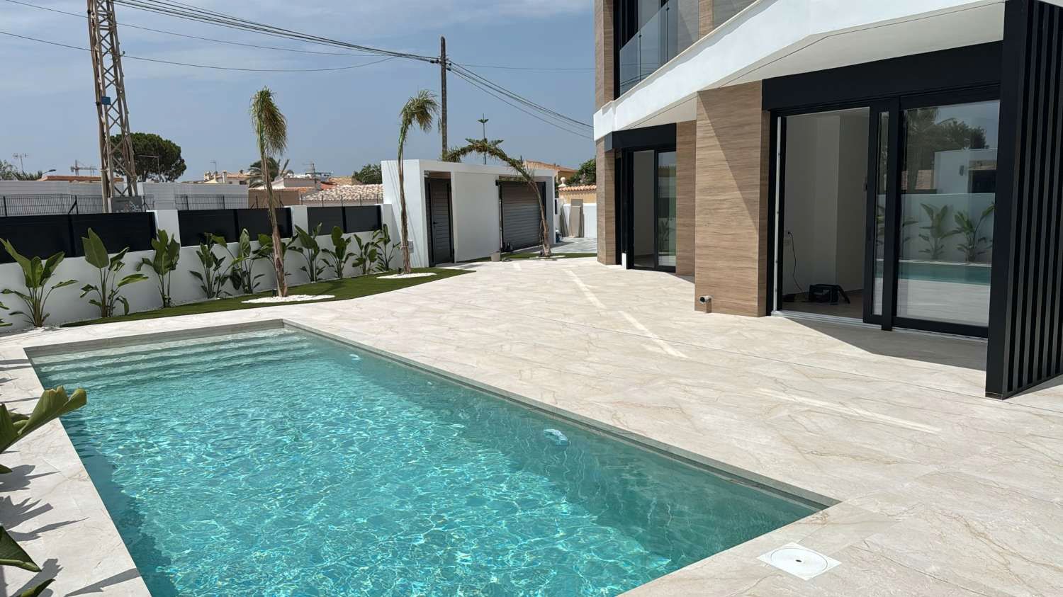 Swimming pool of House or chalet for sale in Torrevieja  with Air Conditioner, Heating and Terrace