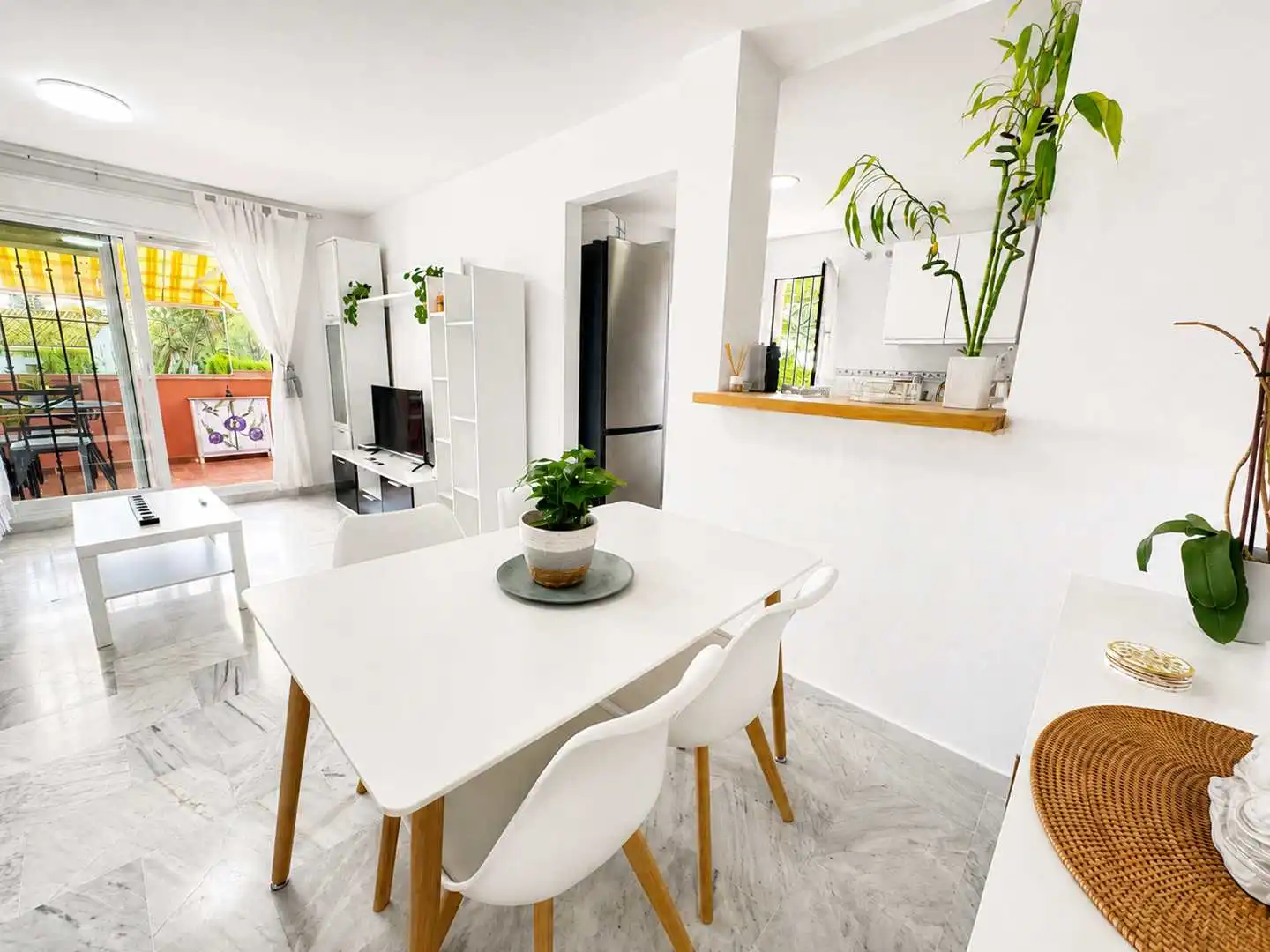 Comedor de Planta baja en venta en Manilva con Jardín privado, Terraza y Trastero