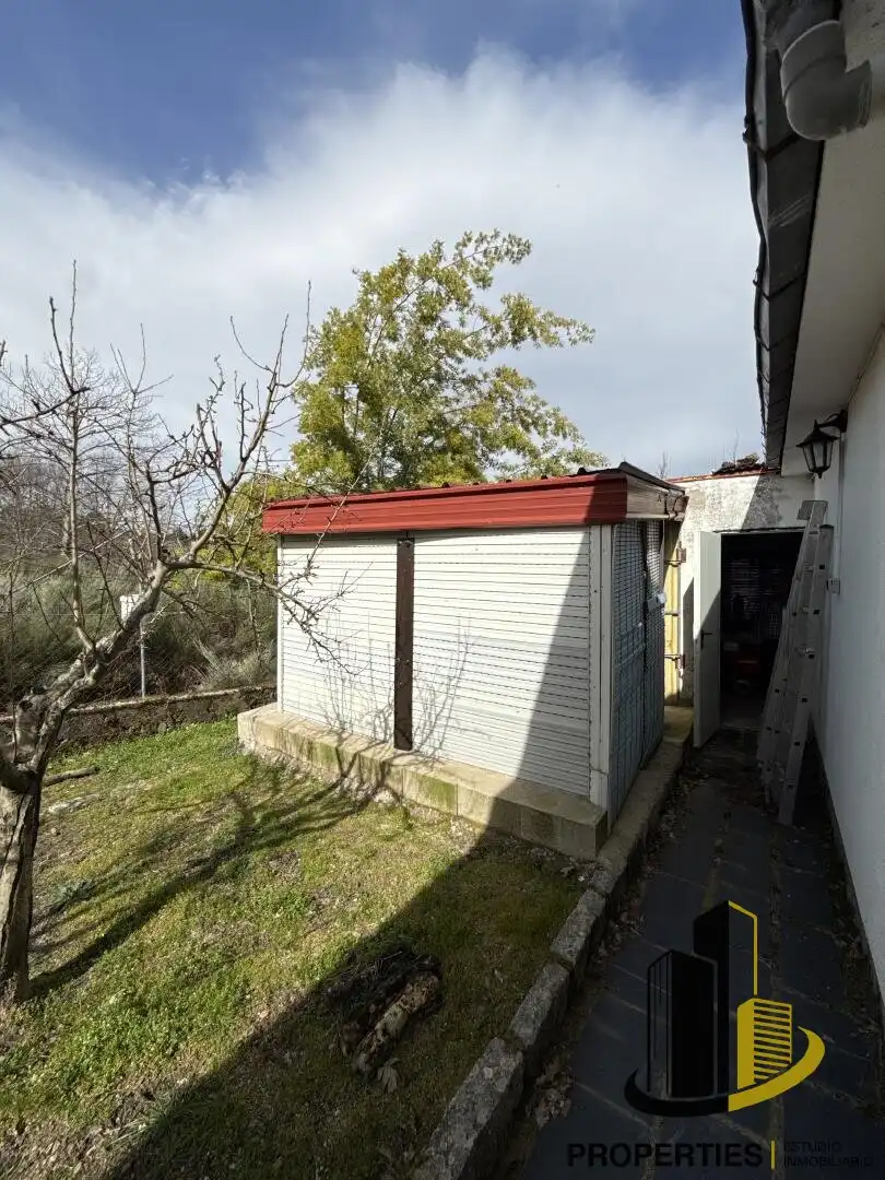 Vista exterior de Casa o chalet en venta en Linares de Riofrío