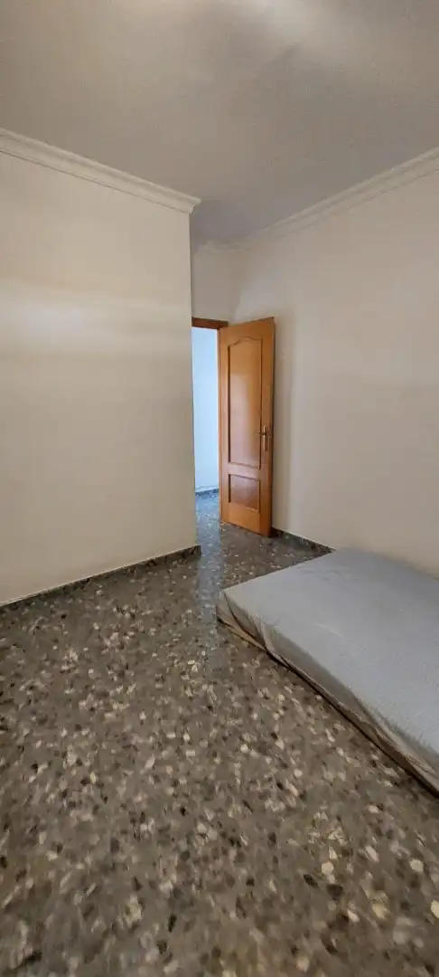 Habitación de Casa o chalet para compartir en Marbella con Aire acondicionado, Terraza y Amueblado