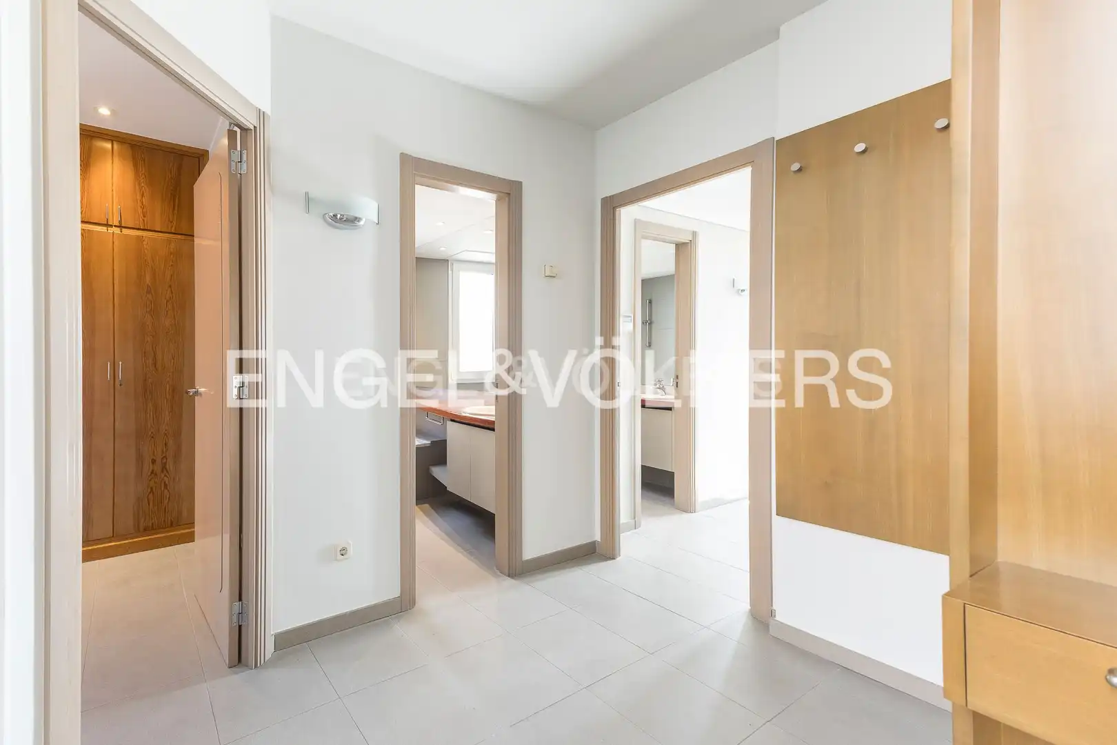 Houses for sale in Barcelona  with Air Conditioner, Heating and Private garden