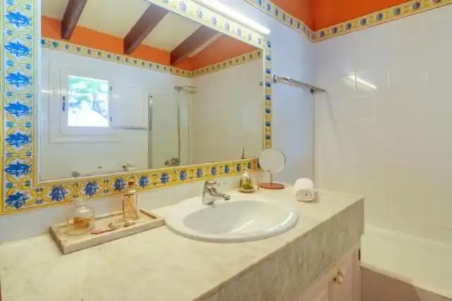 Badezimmer von Wohnungen zum Verkauf in Ciutadella de Menorca mit Klimaanlage, Terrasse und Möbliert