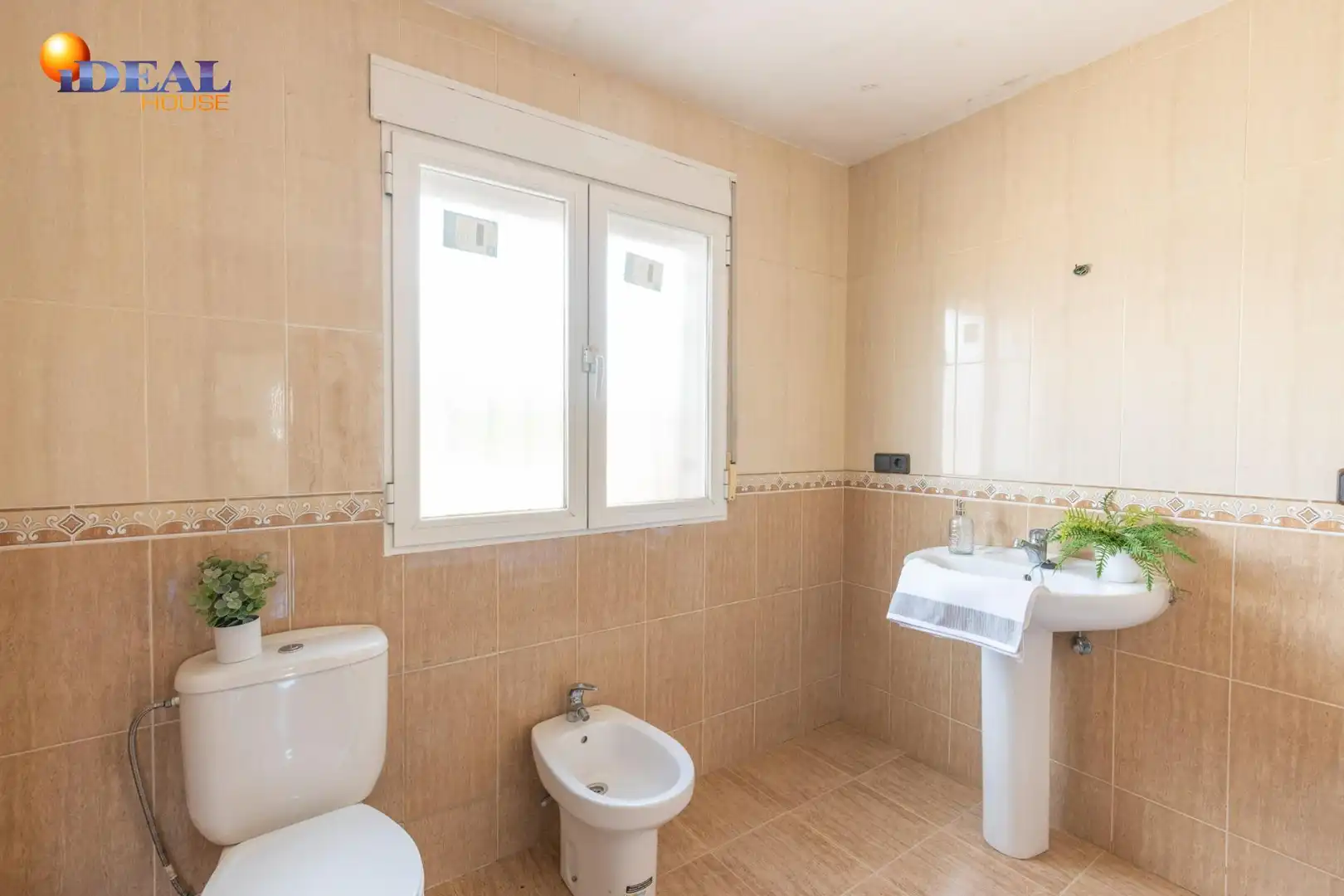 Baño de Casa o chalet en venta en Íllora con Jardín privado