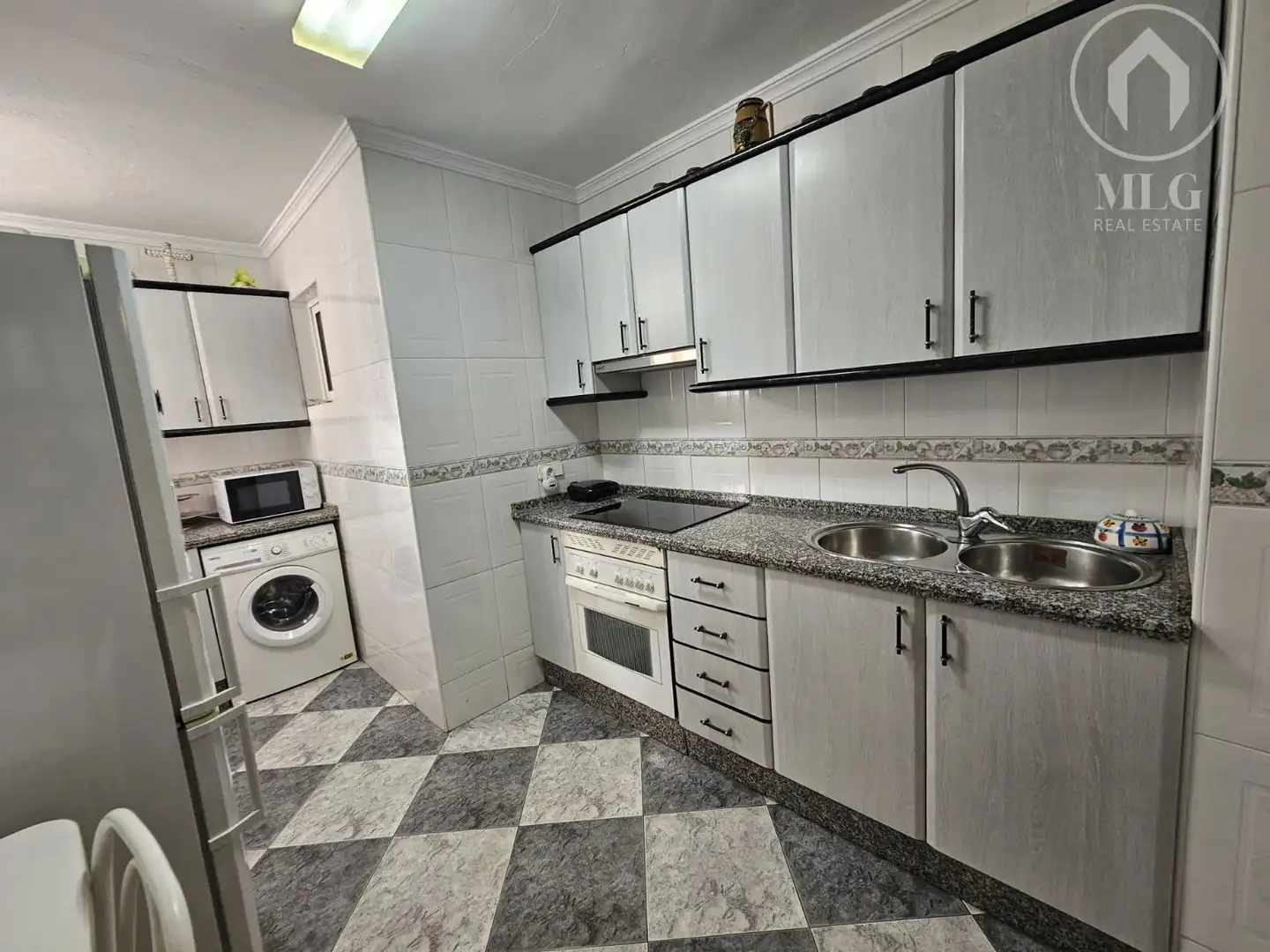 Cuina de Pis en venda en Málaga amb Aire condicionat, Terrassa i Moblat