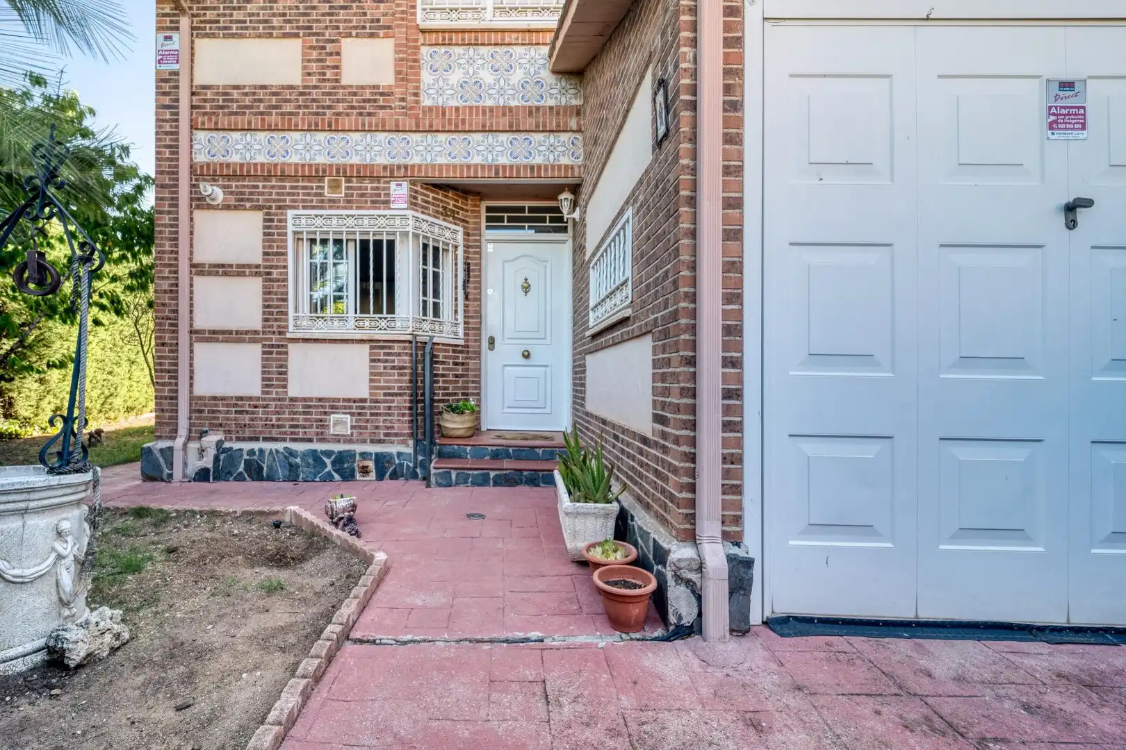 Vista exterior de Casa adosada en venta en Meco con Calefacción