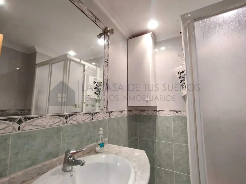 Badezimmer von Wohnungen zum Verkauf in Elche / Elx