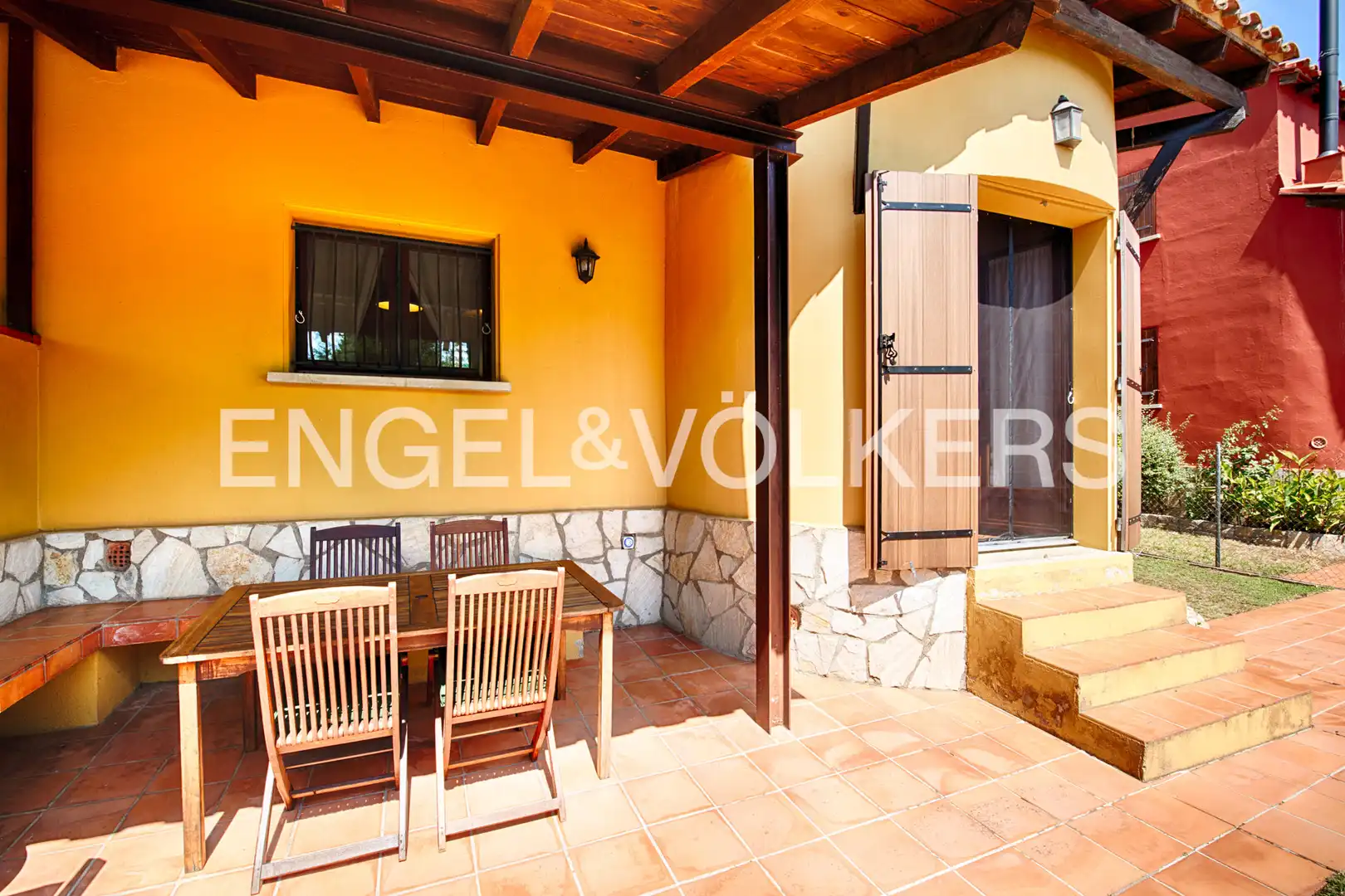 Terraza de Casa adosada en venta en Maçanet de Cabrenys con Calefacción y Jardín privado