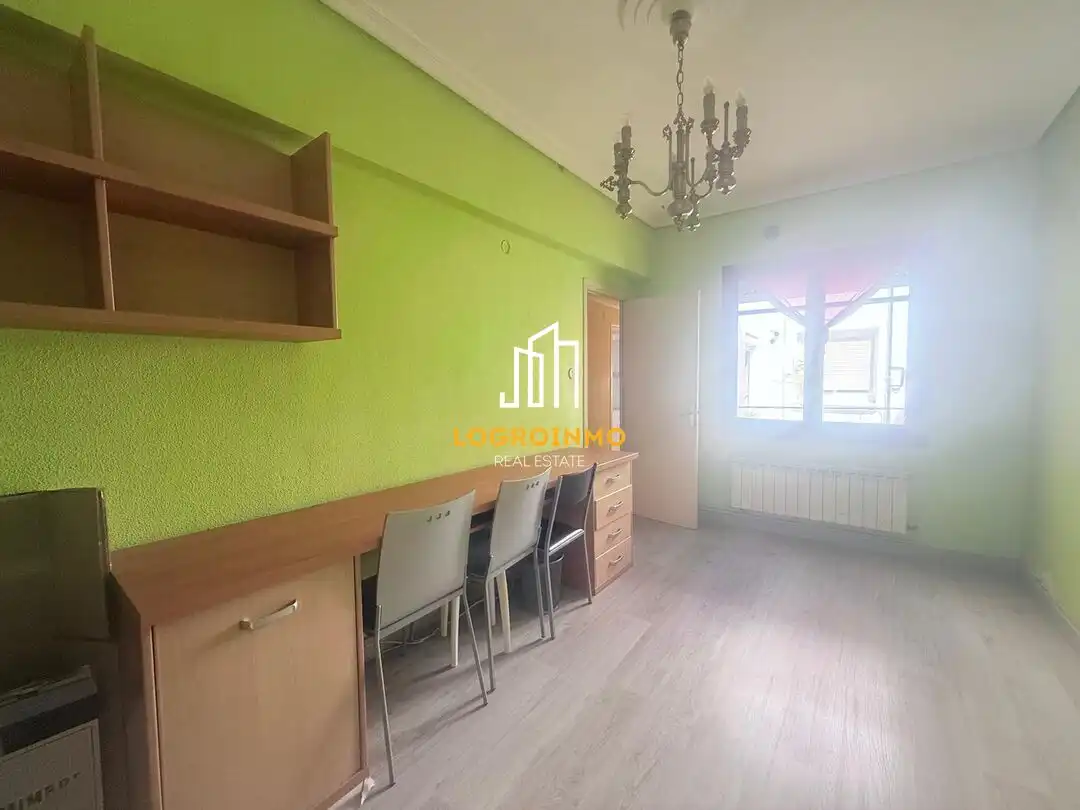 Bedroom of Flat for sale in  Logroño  with Heating, Parquet flooring and Terrace