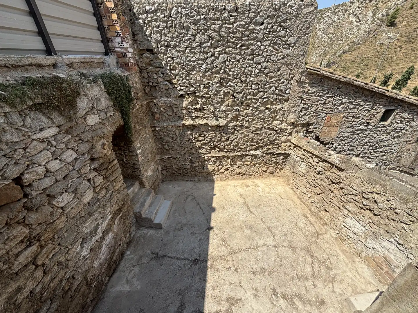 Country homes for sale in San Esteban de Litera  with Terrace