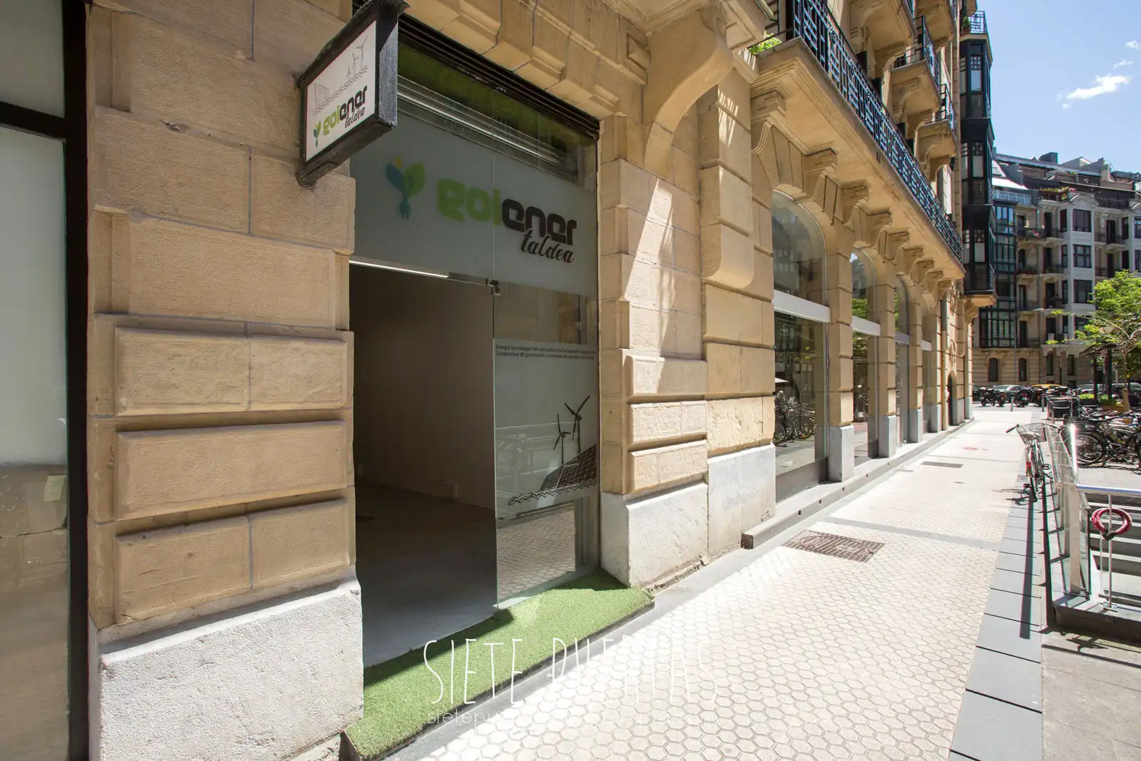 Gewerbefläche zum Verkauf in Reyes Catolicos Kalea, imagen 3