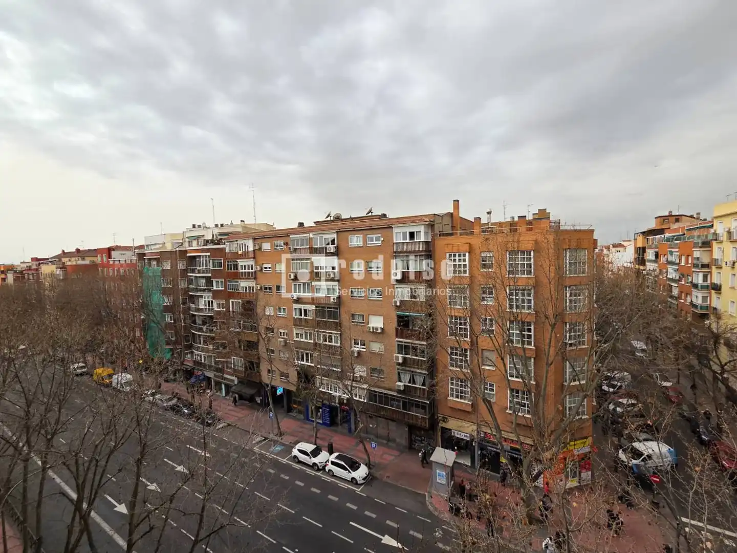 Vista exterior de Pis en venda en Madrid amb Calefacció, Jardí privat i Parquet