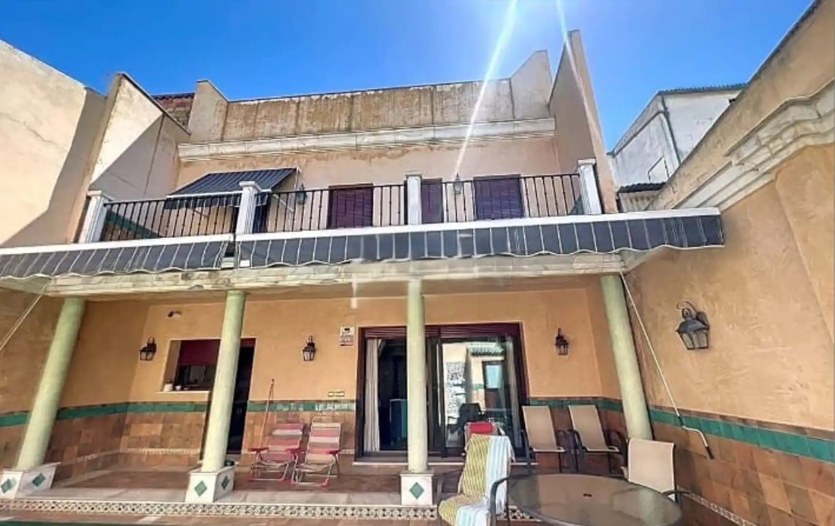 Vista exterior de Casa adosada en venda en Lucena amb Traster i Piscina