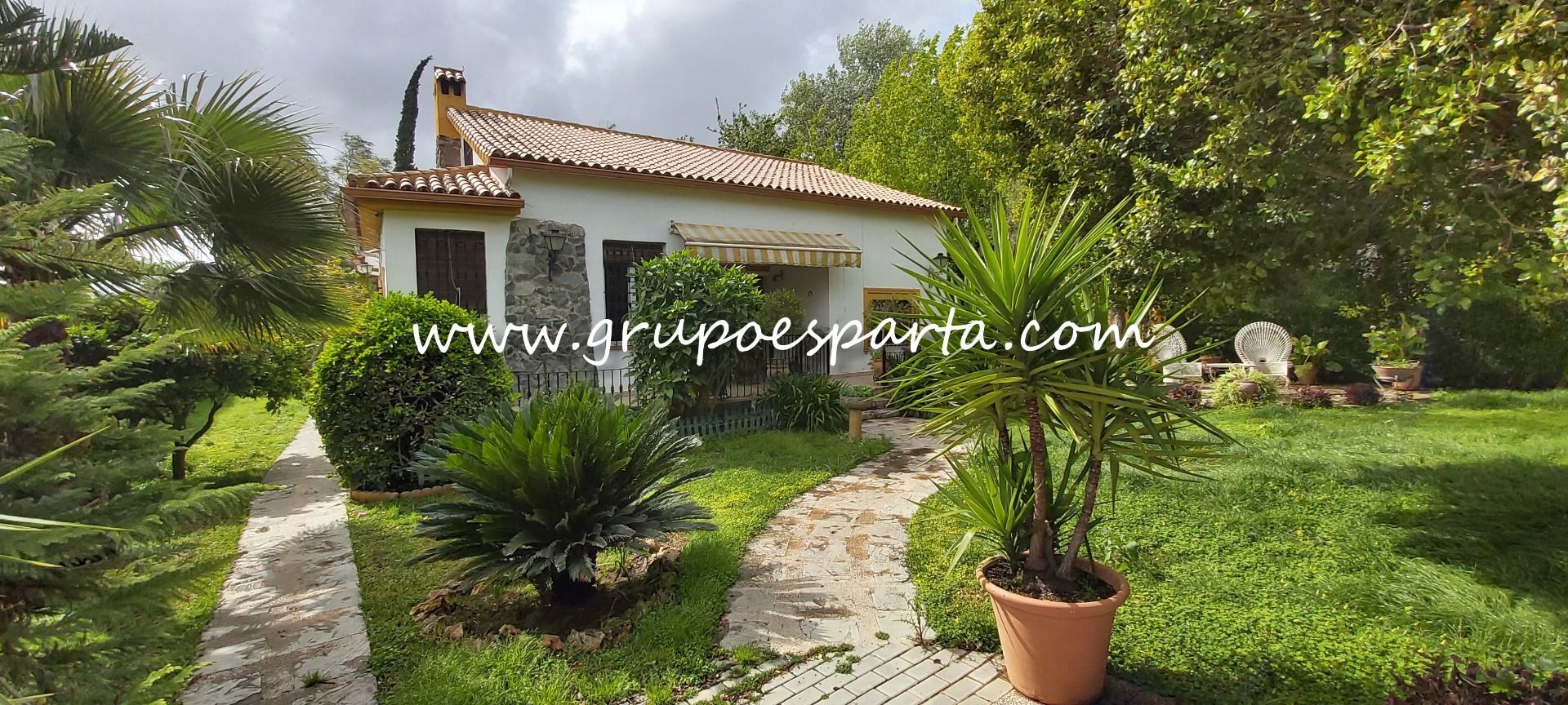 Jardí de Casa o xalet de lloguer en Espartinas amb Aire condicionat, Jardí privat i Traster