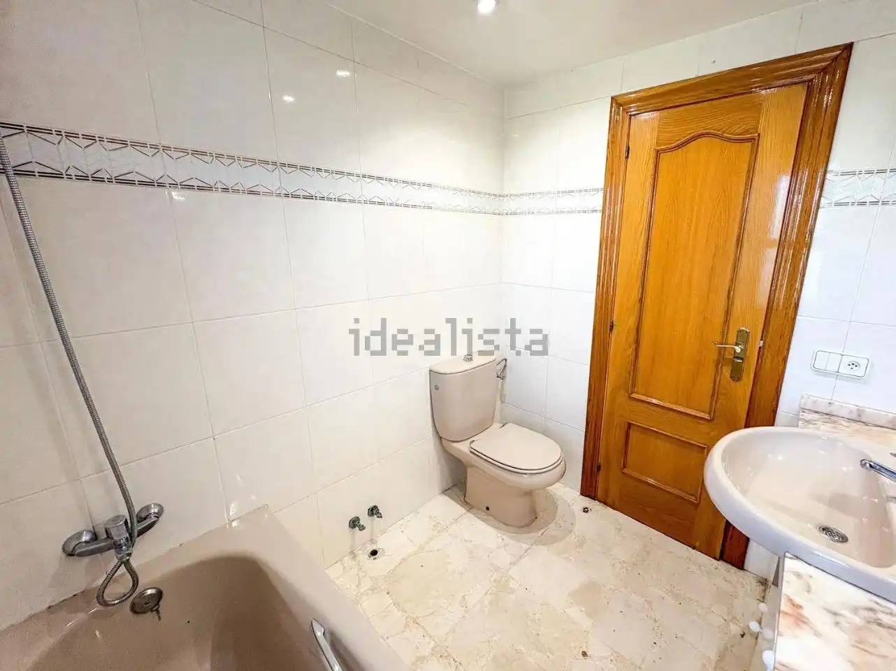 Bany de Casa o xalet en venda en Gandia amb Calefacció, Jardí privat i Terrassa