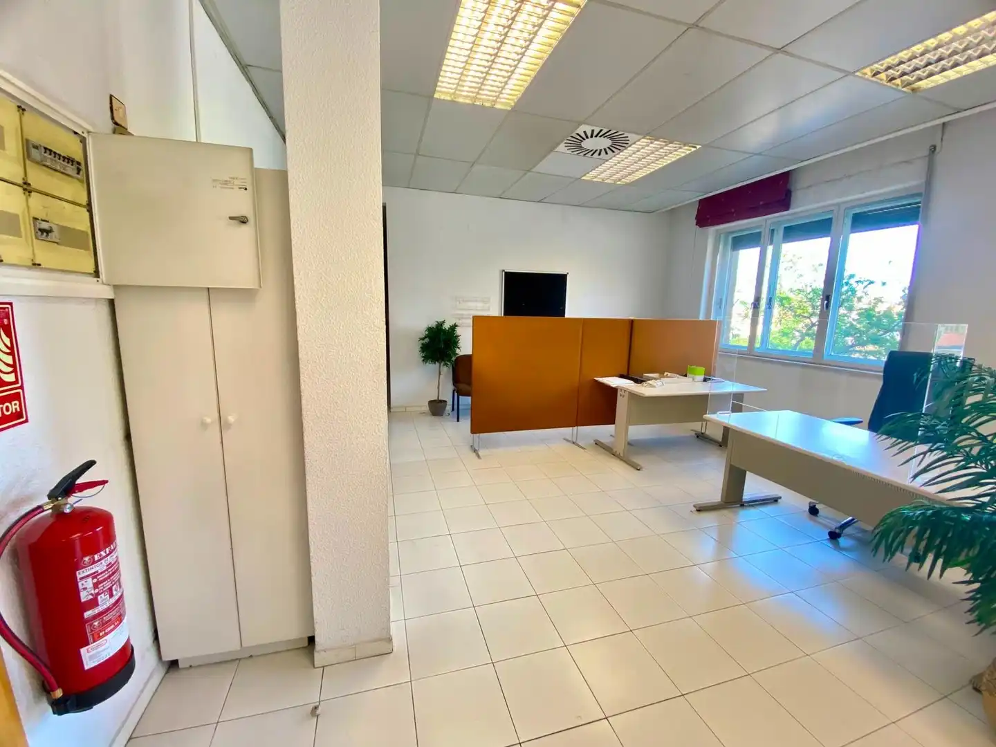 Office for rent in Calle de Juan XXIII, Barrio del Ave