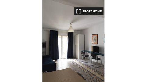 Photo 5 of Room in Cortes - Huertas, Madrid Capital