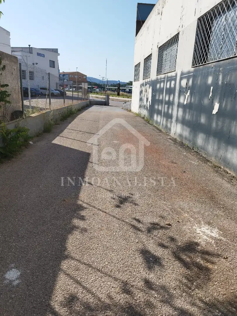 Fabrikhallen zum Verkauf in Requena