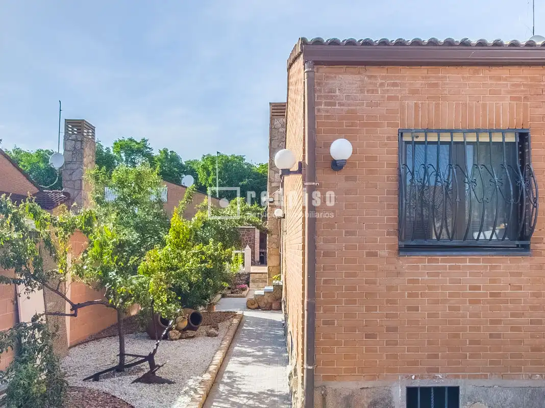 Vista exterior de Casa o chalet en venta en Rivas-Vaciamadrid con Aire acondicionado, Calefacción y Piscina