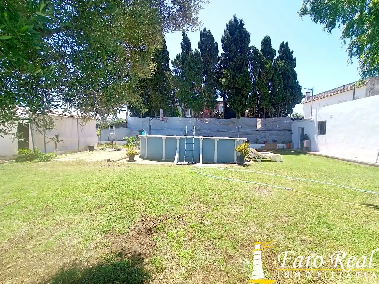 Piscina de Finca rústica de alquiler en Sanlúcar de Barrameda con Aire acondicionado, Jardín privado y Piscina