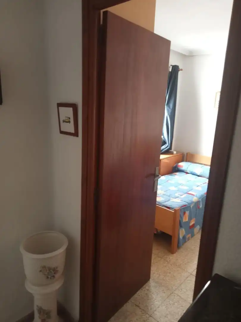Bedroom of Flat for sale in Valencia  with Air Conditioner, Private garden and Furnished