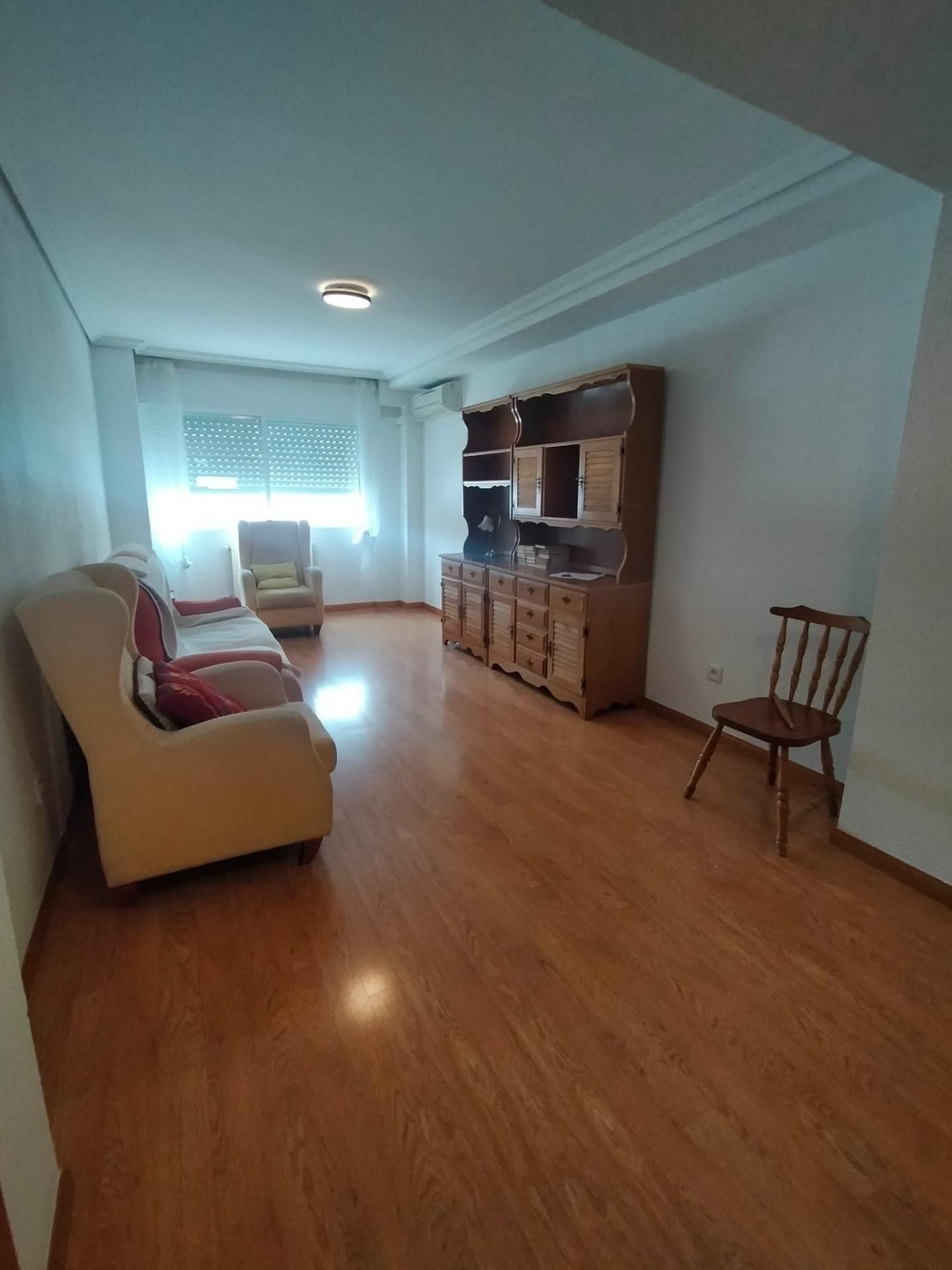 Sala d'estar de Pis de lloguer en  Madrid Capital amb Calefacció i Moblat