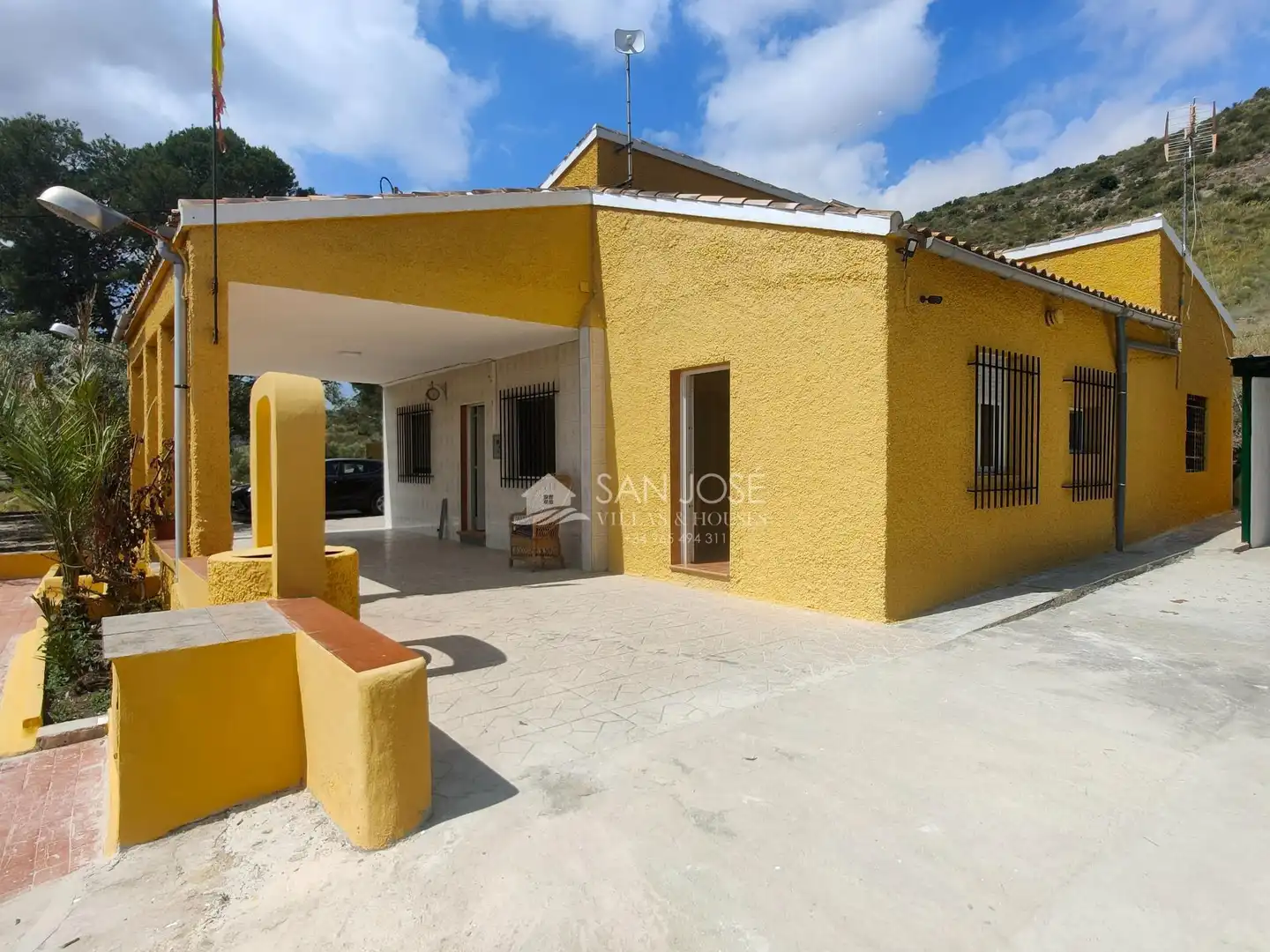 Exterior view of Houses for rent in Hondón de las Nieves / El Fondó de les Neus  with Private garden, Storage room and Furnished