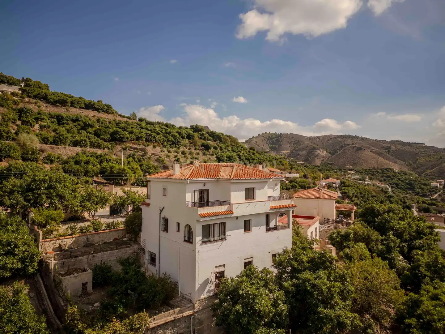 Vista exterior de Casa o xalet en venda en Los Guájares amb Aire condicionat, Jardí privat i Traster