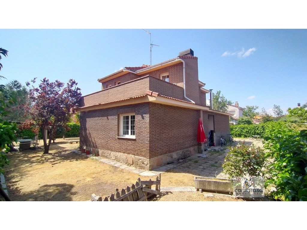 Vista exterior de Casa o chalet en venta en Ávila Capital con Jardín privado, Terraza y Trastero