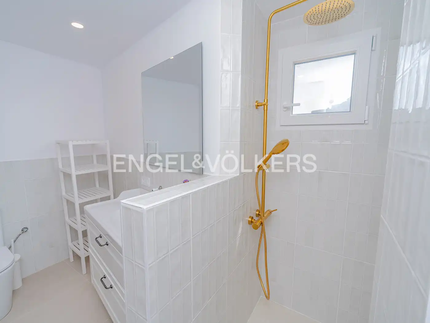 Baño de Piso en venta en Alicante / Alacant con Aire acondicionado y Calefacción