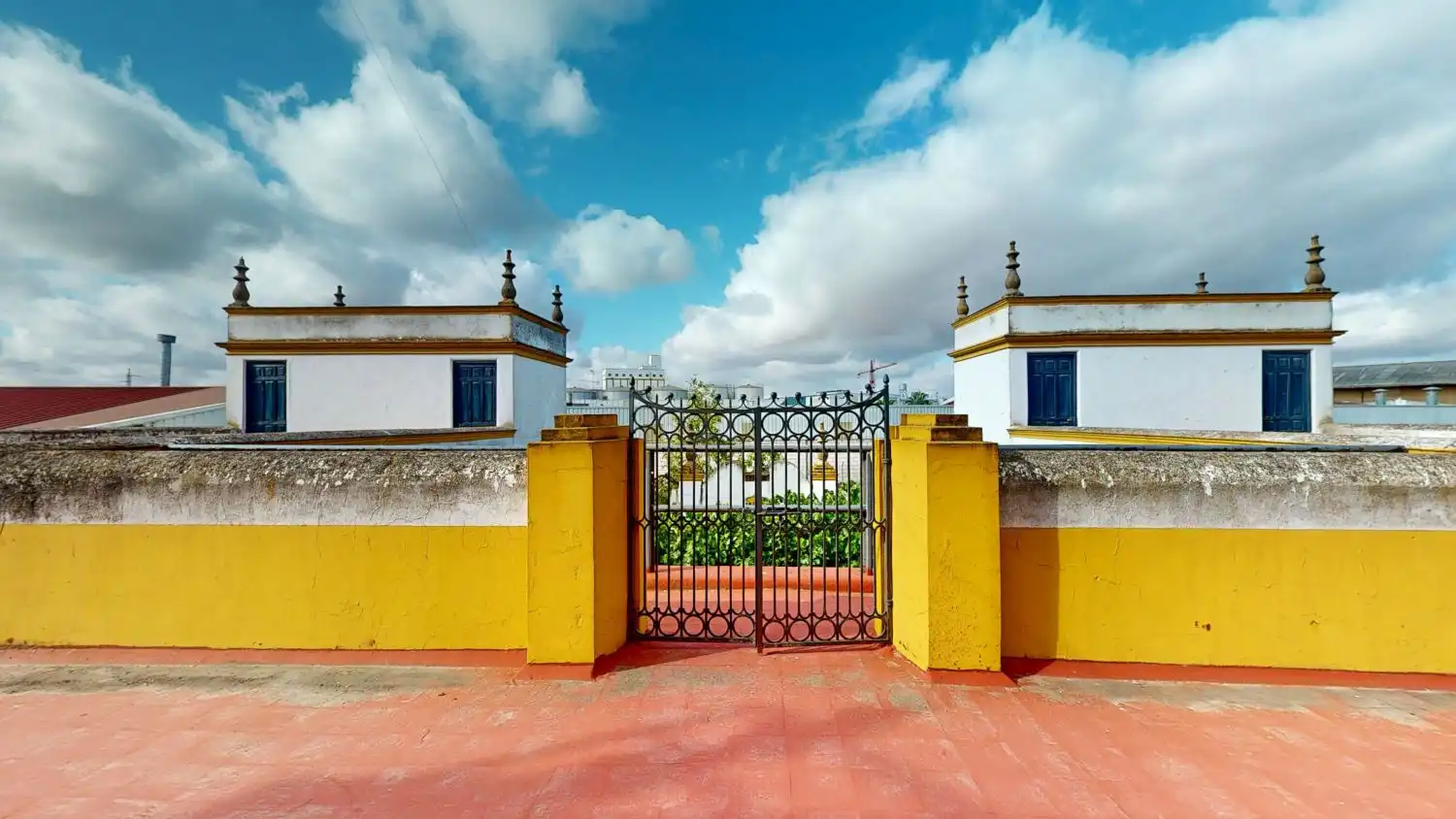 Vista exterior de Casa o xalet en venda en Villafranca de los Barros amb Terrassa, Traster i Balcó