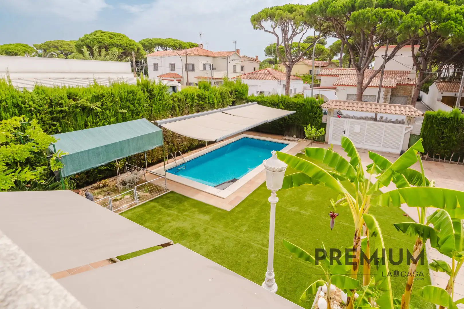 Exterior view of Houses for sale in Castelldefels  with Swimming Pool