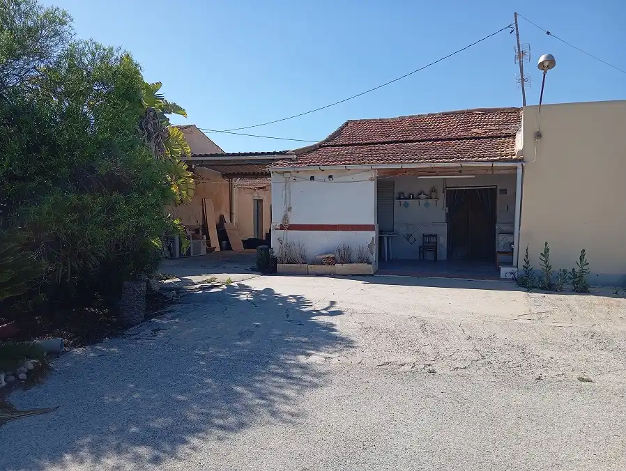 Außenansicht von Country house zum Verkauf in Elche / Elx