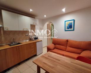 Sala d'estar de Estudi en venda en Cambrils amb Moblat i Microones