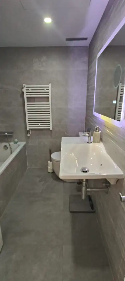 Badezimmer von Haus oder Chalet zum Verkauf in Sant Andreu de Llavaneres mit Klimaanlage, Heizung und Privatgarten