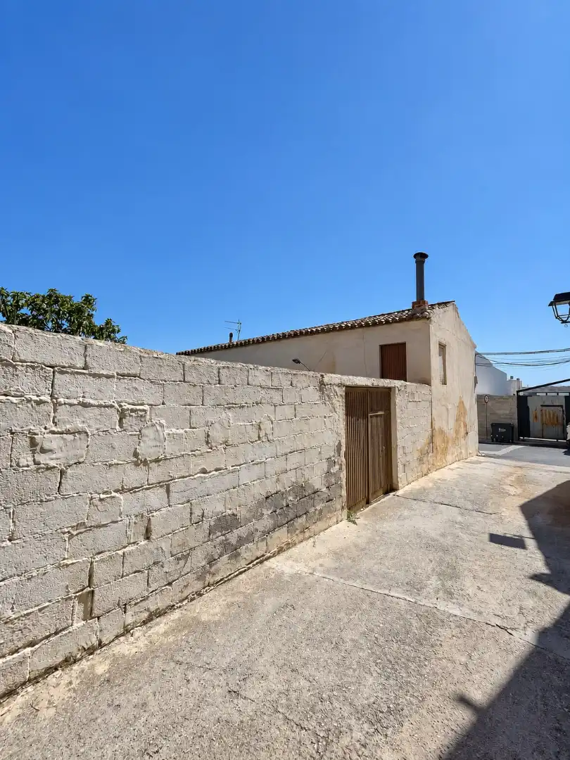 Semi-detached house with terrace for sale in Calle Maria, imagen 2
