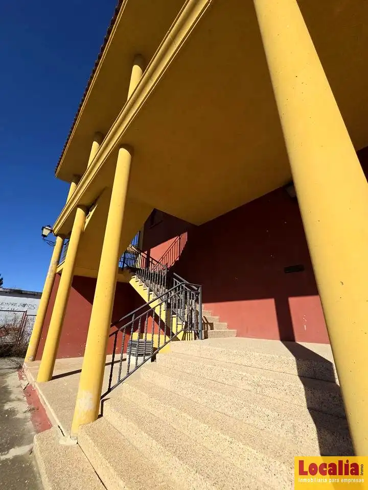 Vista exterior de Nave industrial en venta en Haro