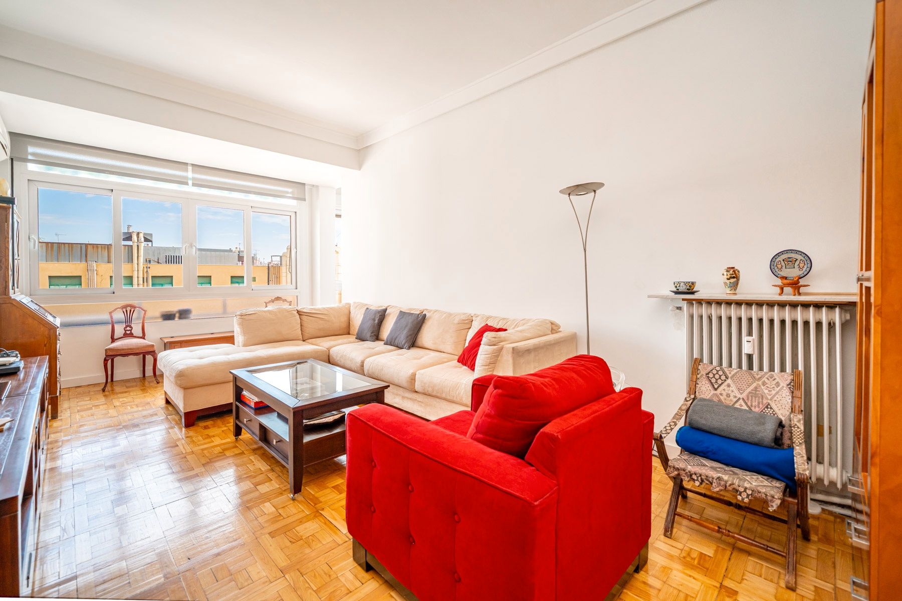 Living room of Flat for sale in  Madrid Capital  with Air Conditioner, Heating and Furnished