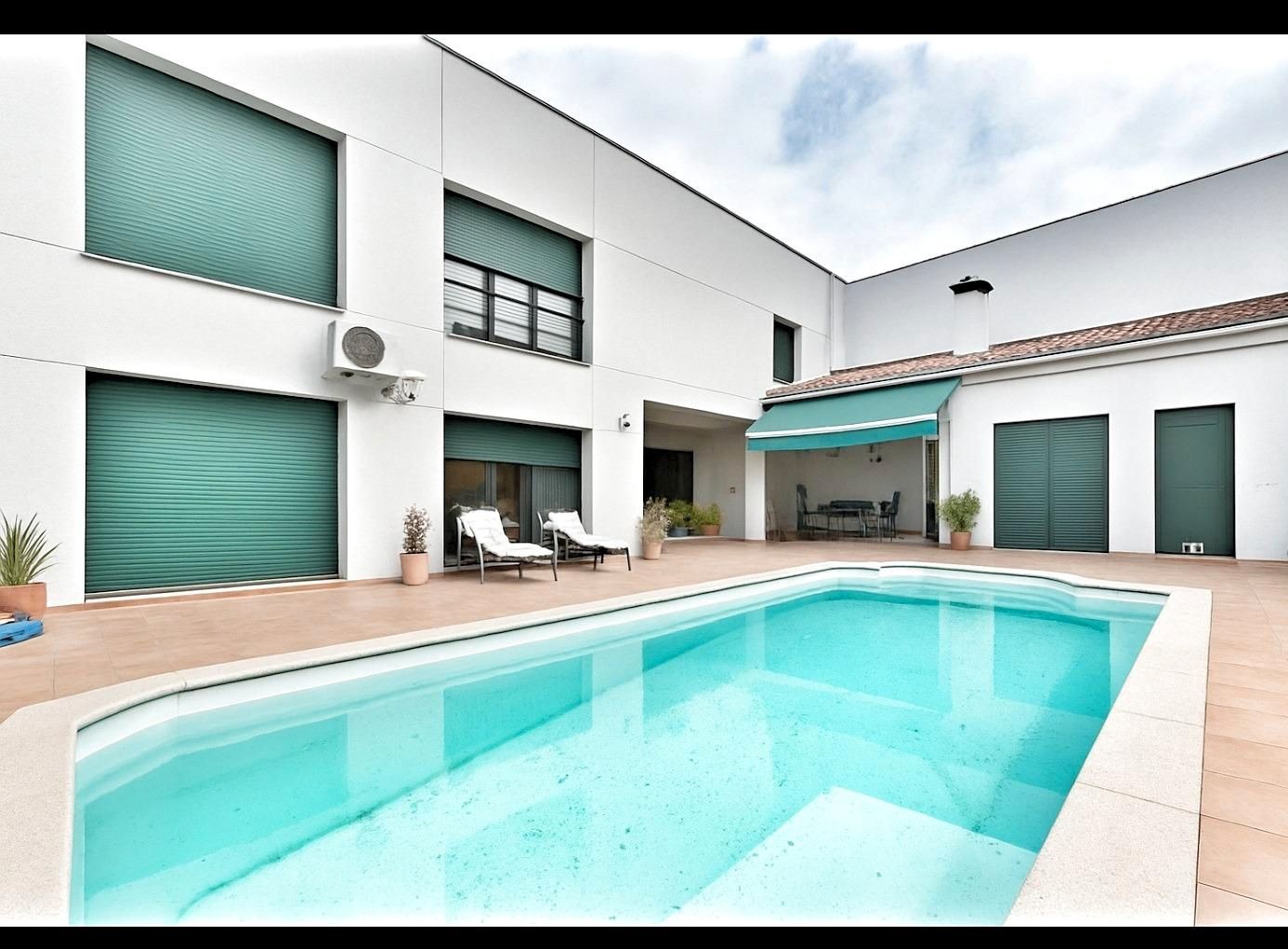 Swimming pool of House or chalet for sale in Puertollano  with Air Conditioner, Heating and Private garden