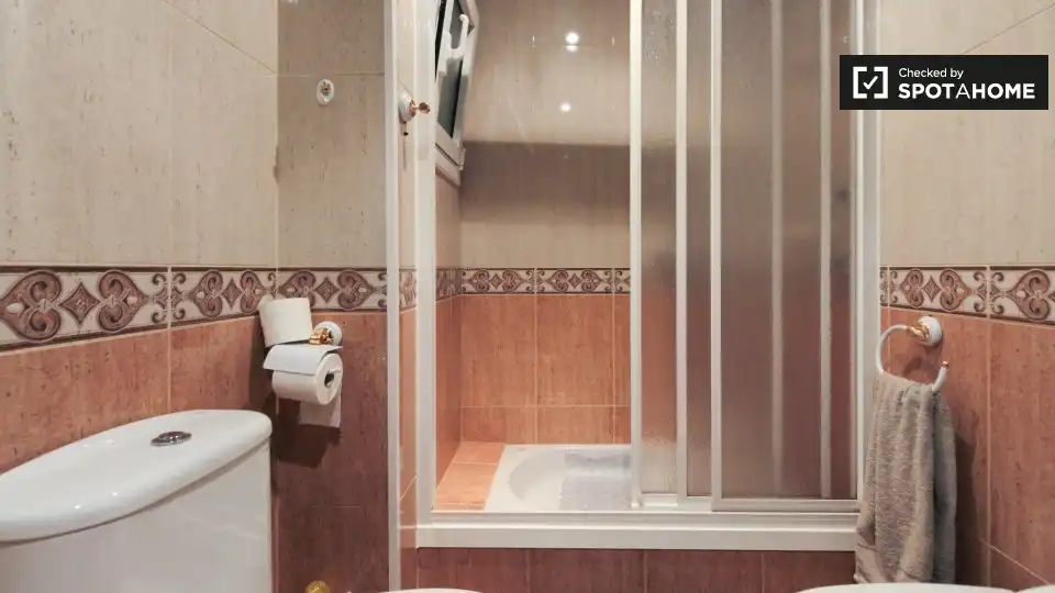 Room in El Besós i el Maresme