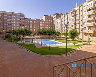 Exterior view of Duplex for sale in Alcorcón  with Air Conditioner and Terrace