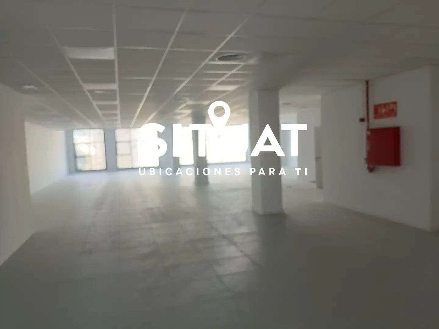 Oficina de alquiler en L'Hospitalet de Llobregat con Aire acondicionado, Calefacción y Alarma