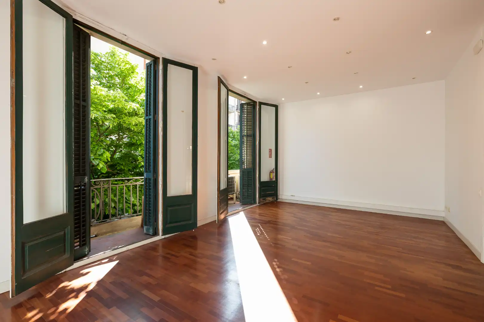 Wohnzimmer von Wohnung zum Verkauf in Barcelona mit Klimaanlage, Heizung und Parkett