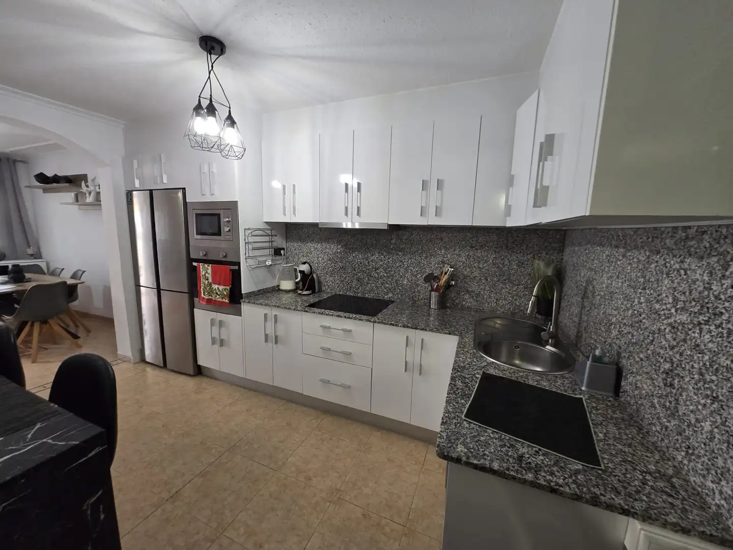 Casa bifamiliare con terrazza in vendita a Calle de las Azucenas 744, imagen 4