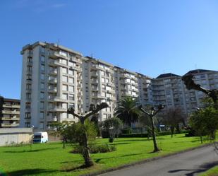 Vista exterior de Pis en venda en Laredo amb Terrassa, Forn i Rentadora