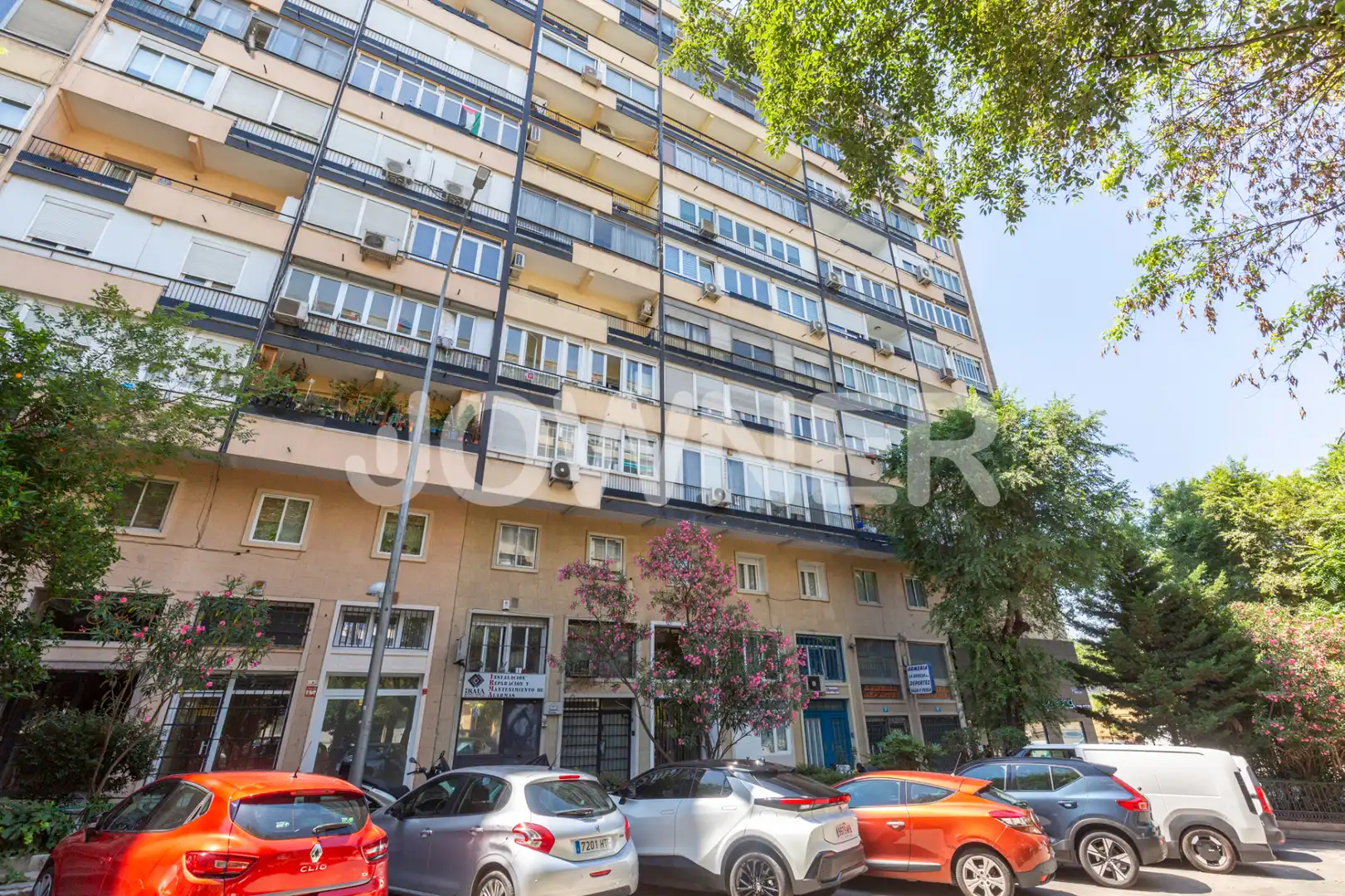 Vista exterior de Piso de alquiler en Madrid con Calefacción y Lavadora